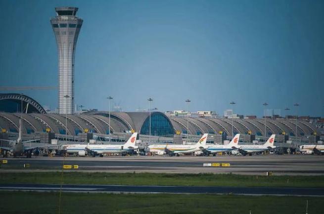 小K播报：成都征求低空飞行枢纽城意见，苹果市值再创新高达3.6万亿美元